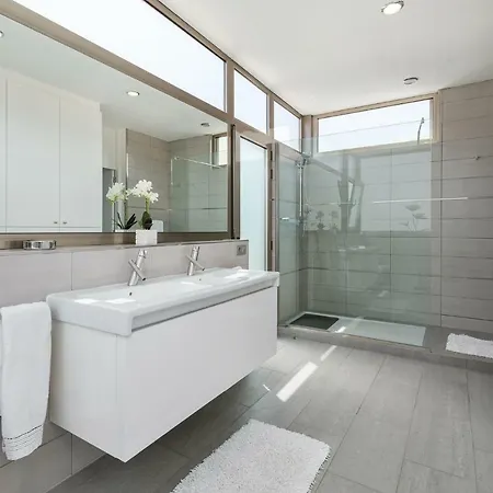 Penthouse Marina, La Caleta * 阿德耶